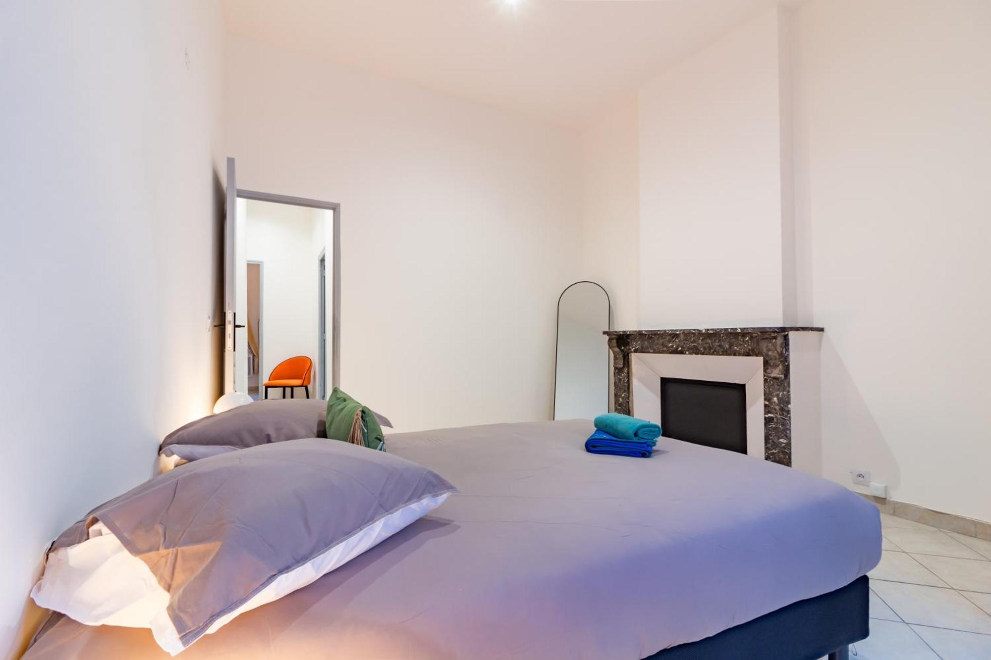 Spacieux Appartement En Plein Coeur De Безье Экстерьер фото