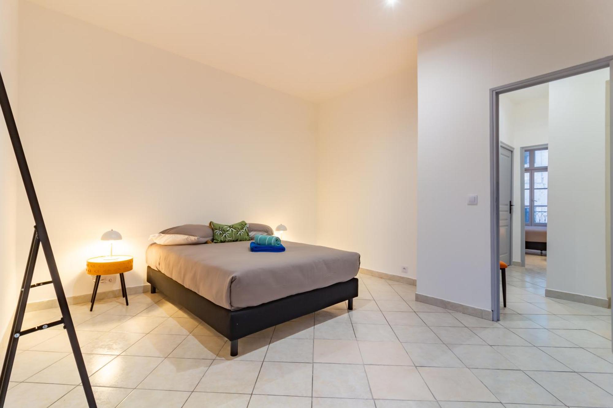 Spacieux Appartement En Plein Coeur De Безье Экстерьер фото