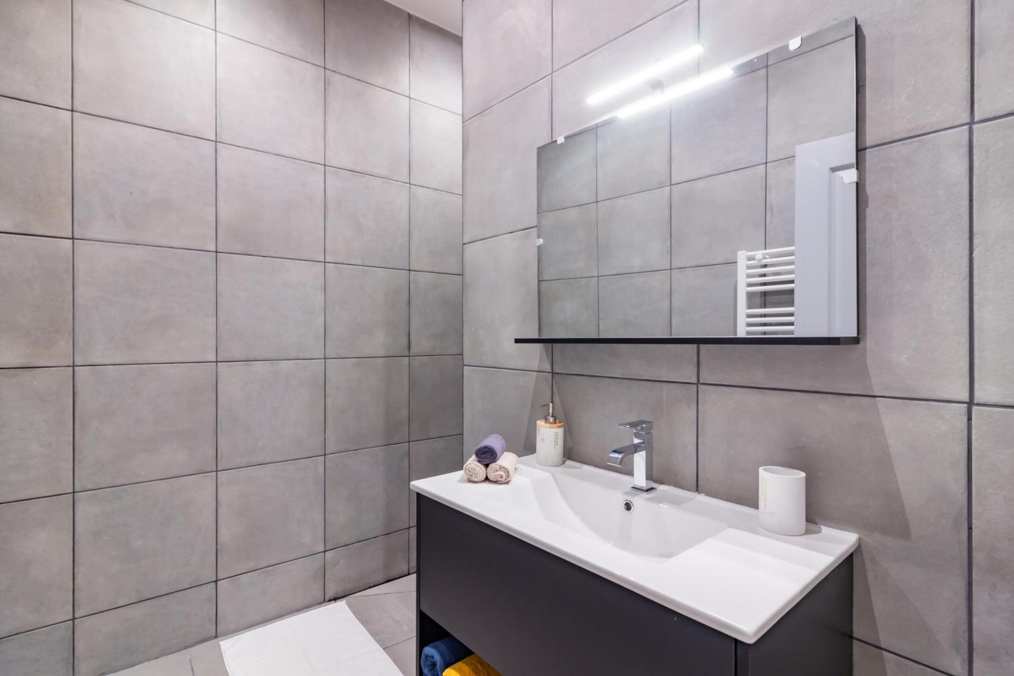 Spacieux Appartement En Plein Coeur De Безье Экстерьер фото