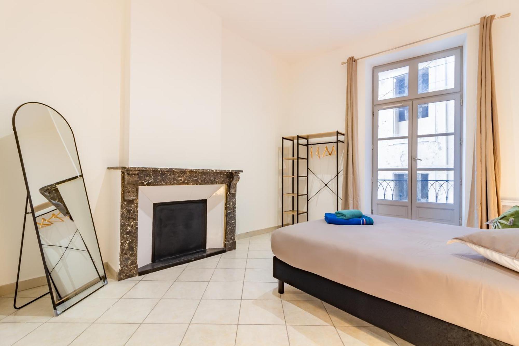 Spacieux Appartement En Plein Coeur De Безье Экстерьер фото